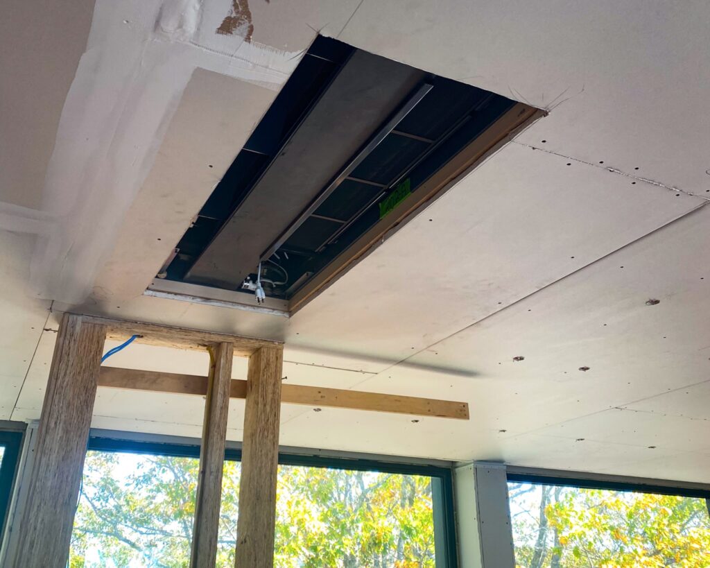 Jaga Astrabeam recessed hydronic fan coil unit managed via Messana Controls.
